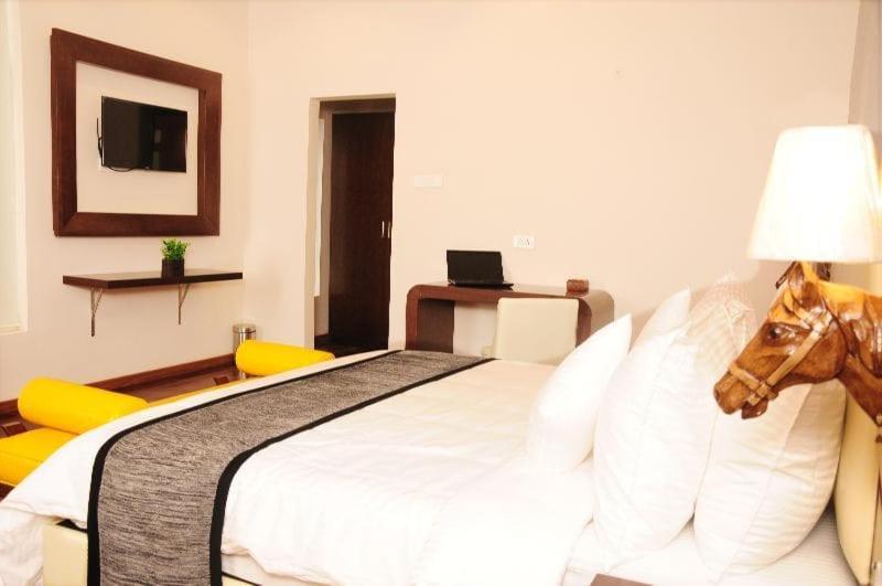 Mountain Trails Hotel Ooty Ngoại thất bức ảnh